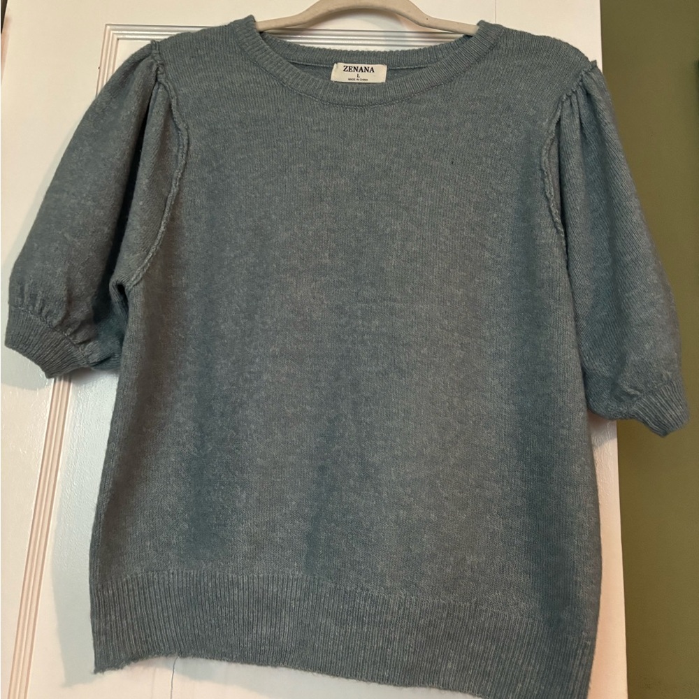 Cute lightweight Zenana Short sleeve sweater L